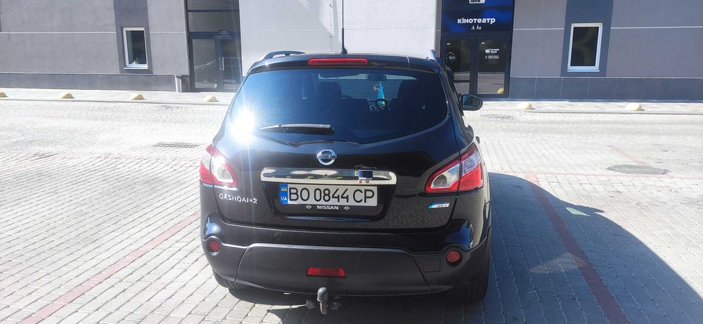 Автомобіль NISSAN Qashqai+2