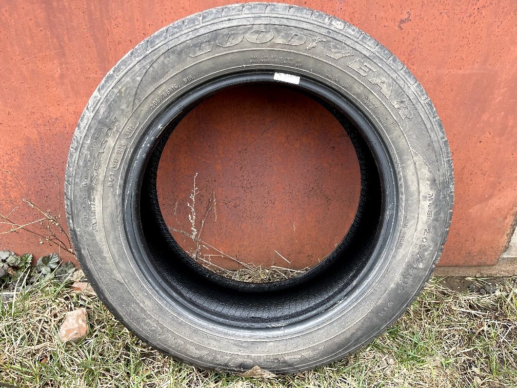 Продам шины Goodyear (Гудьер)Eagle 205/55 R16