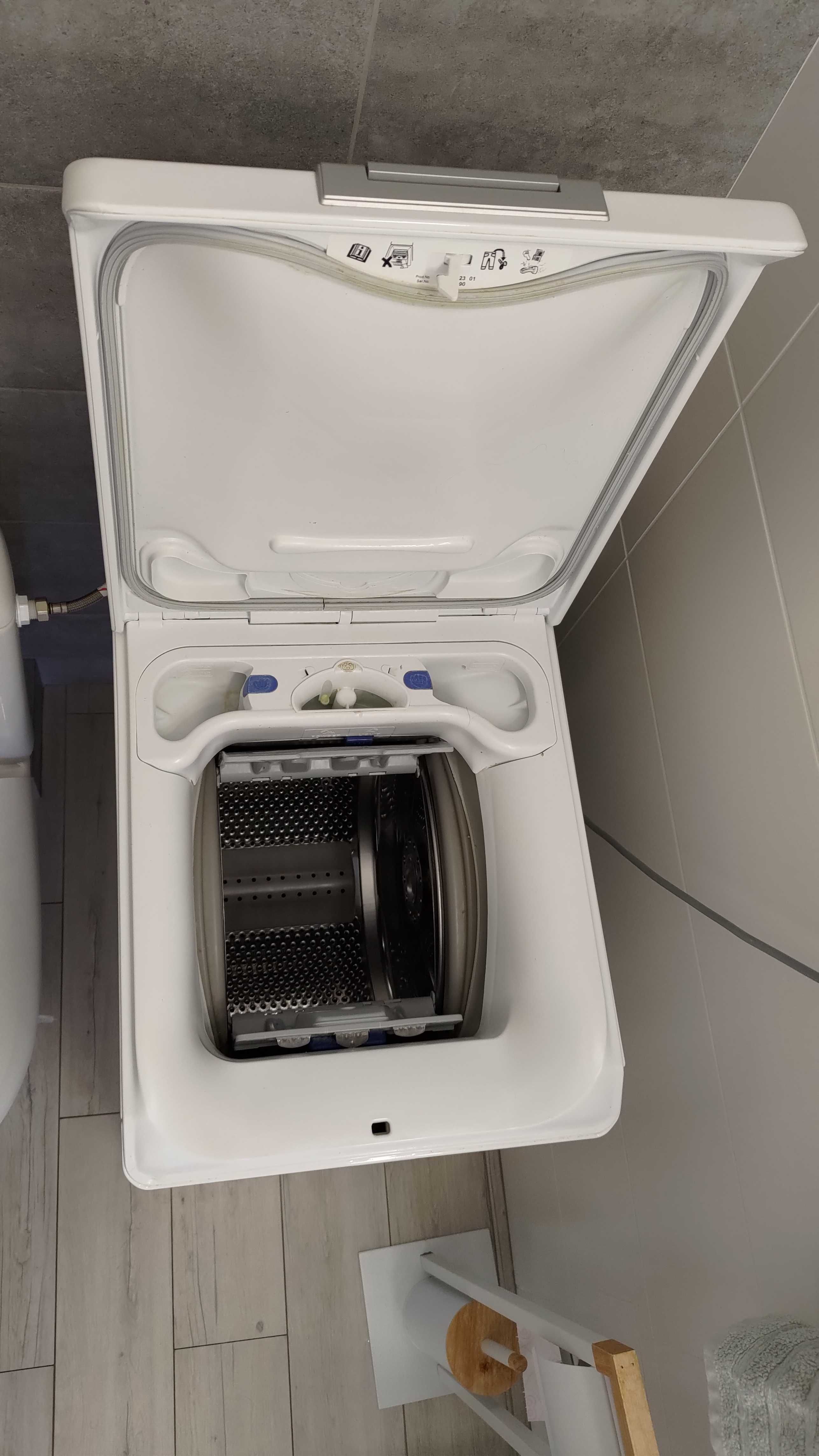 Pralka ładowana od góry ELECTROLUX 7kg 1300 obr