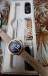 Smartwatch na złotej bransolecie + pasek