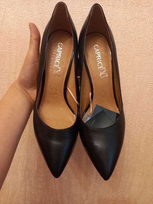 Шкіряні туфлі Caprice