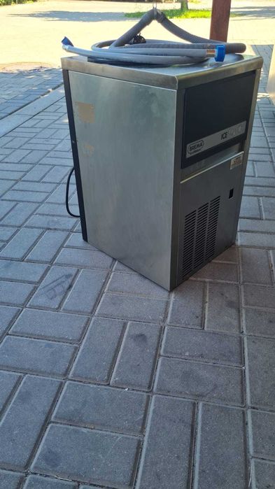 Kostkarka do lodu