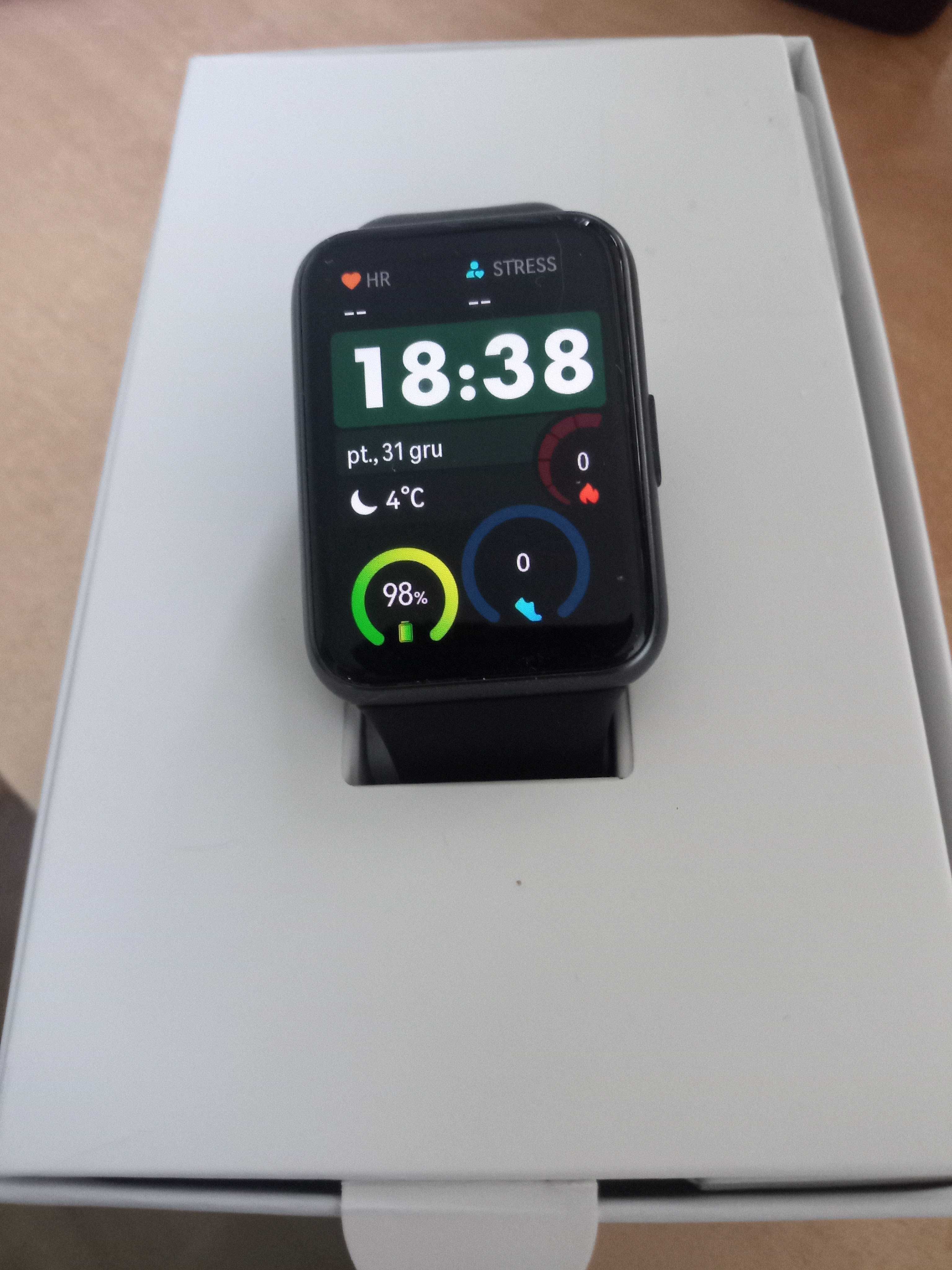 Huawei Watch Fit 2 w bardzo dobrym stanie