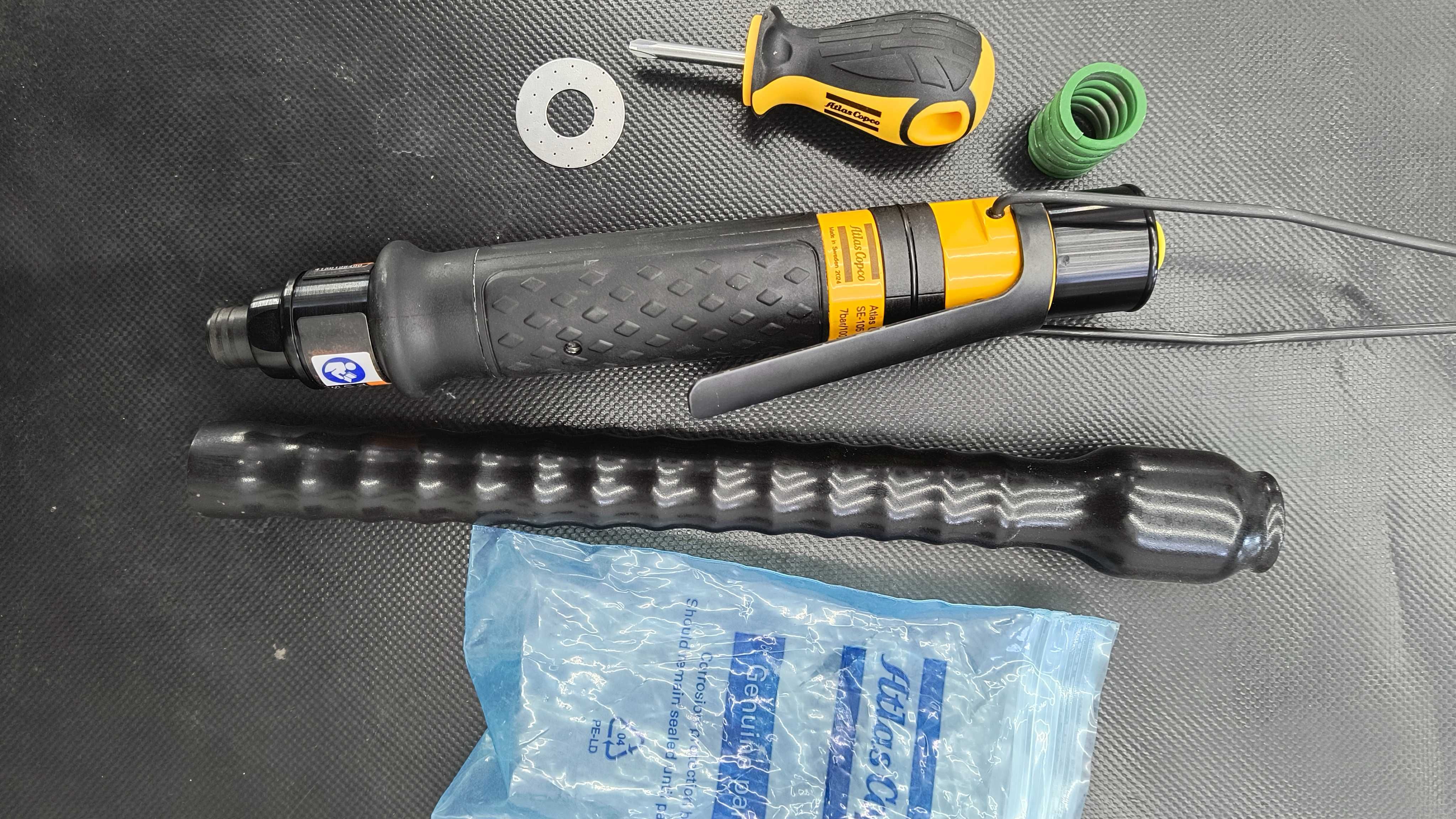 Atlas Copco LUM12 SR3 | Wkrętak pneumatyczny liniowy, 0,4 - 3,5 Nm