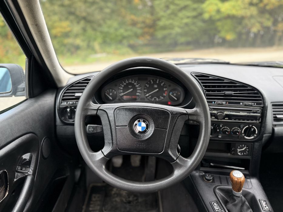 Продам BMW e36 320i