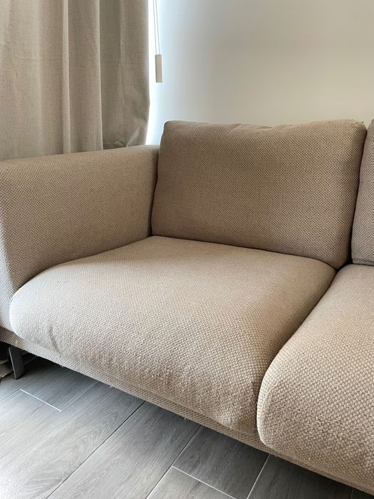 Sofá com chaise longue