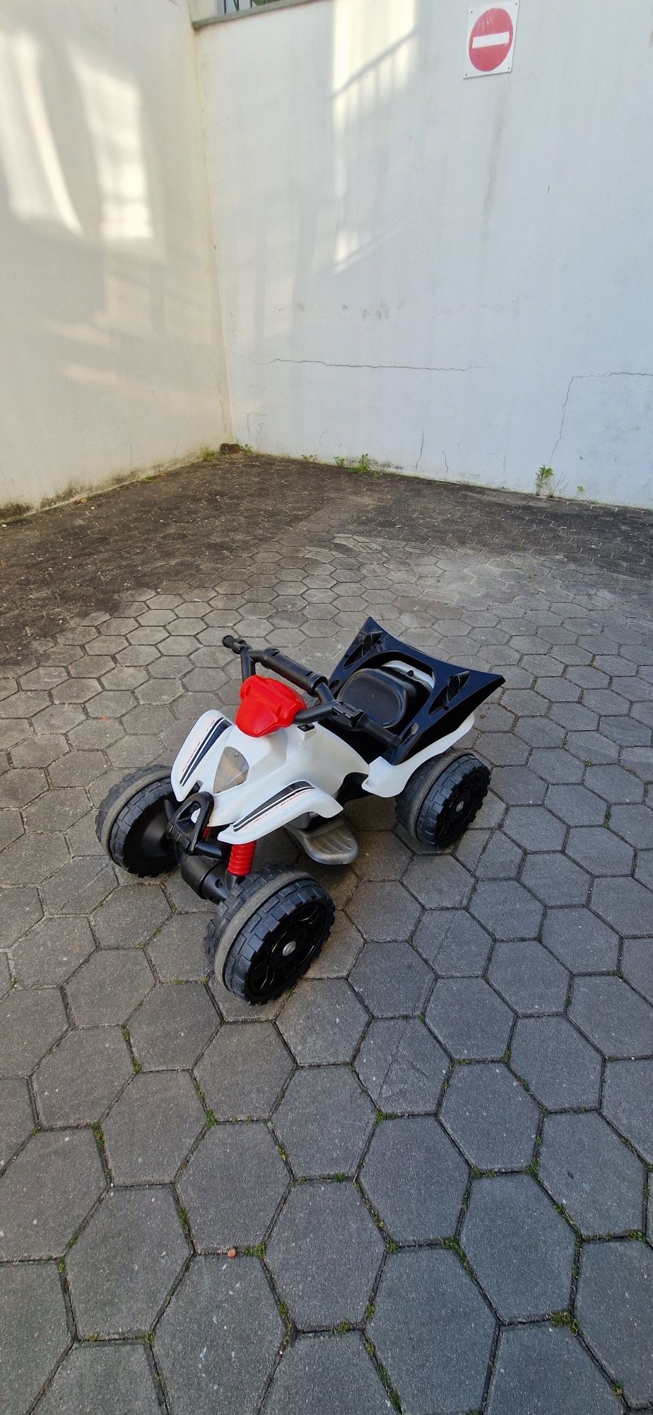 Moto 4 elétrica criança
