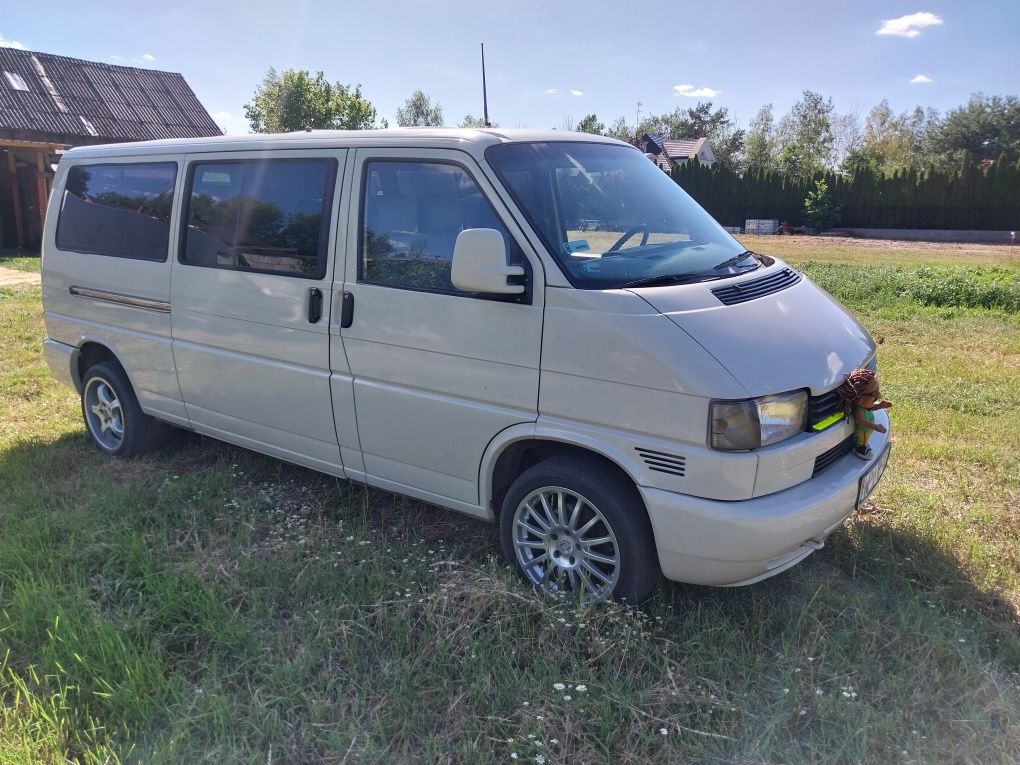 Rezerwacja do 7.09. Sprzedam ładnego  wv t4 long