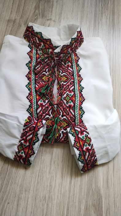 Вишиванка для хлопчика 6-7 років, ручна вишивка