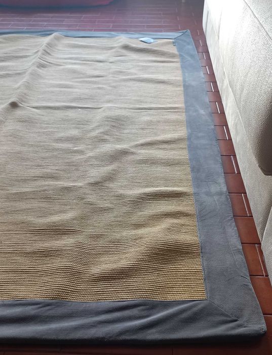 Tapete de sala, novo, com etiqueta, camel com veludo cinza