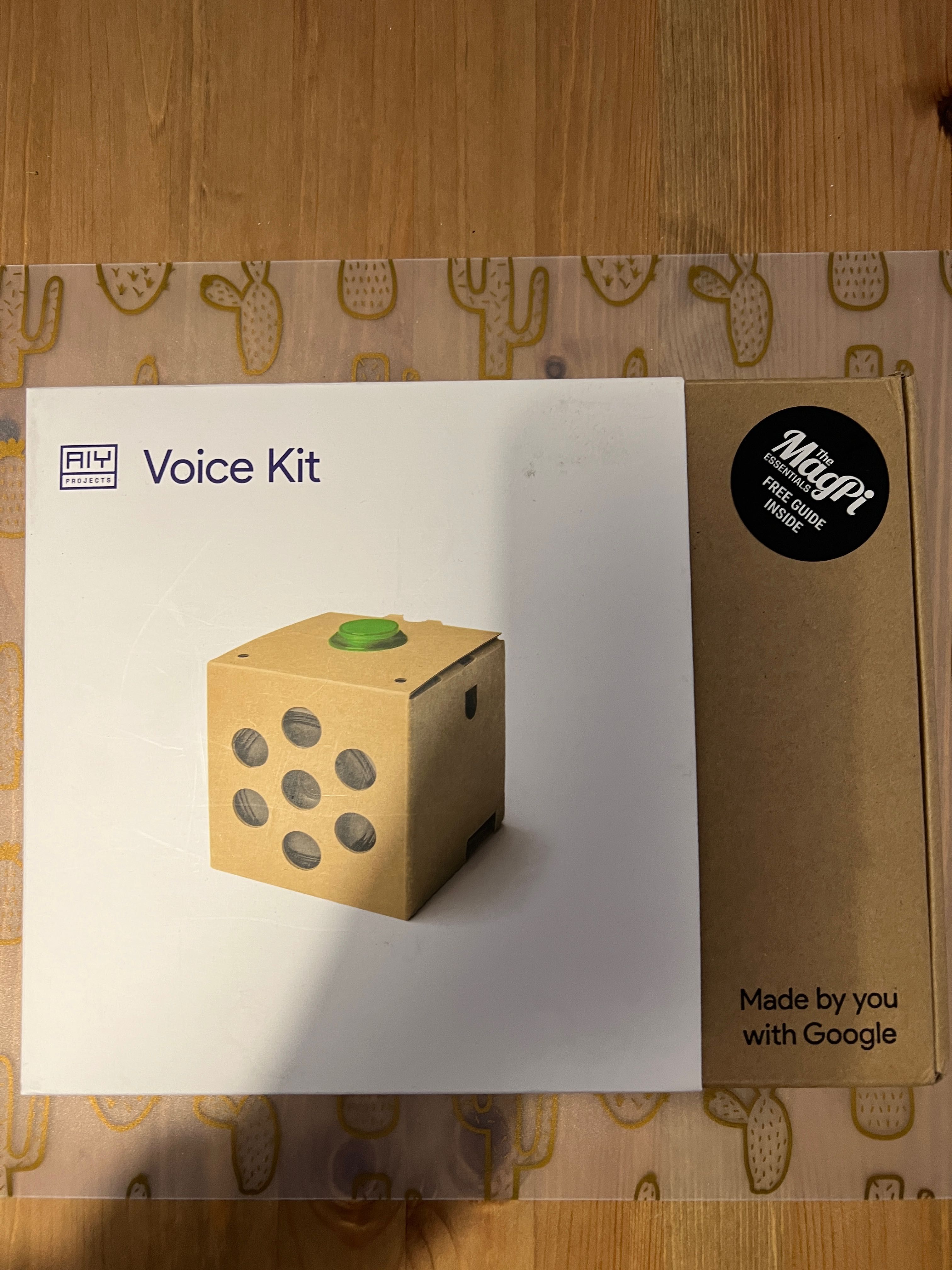 Google AIY Voice Kit - zestaw edukacyjny do Raspberry Pi