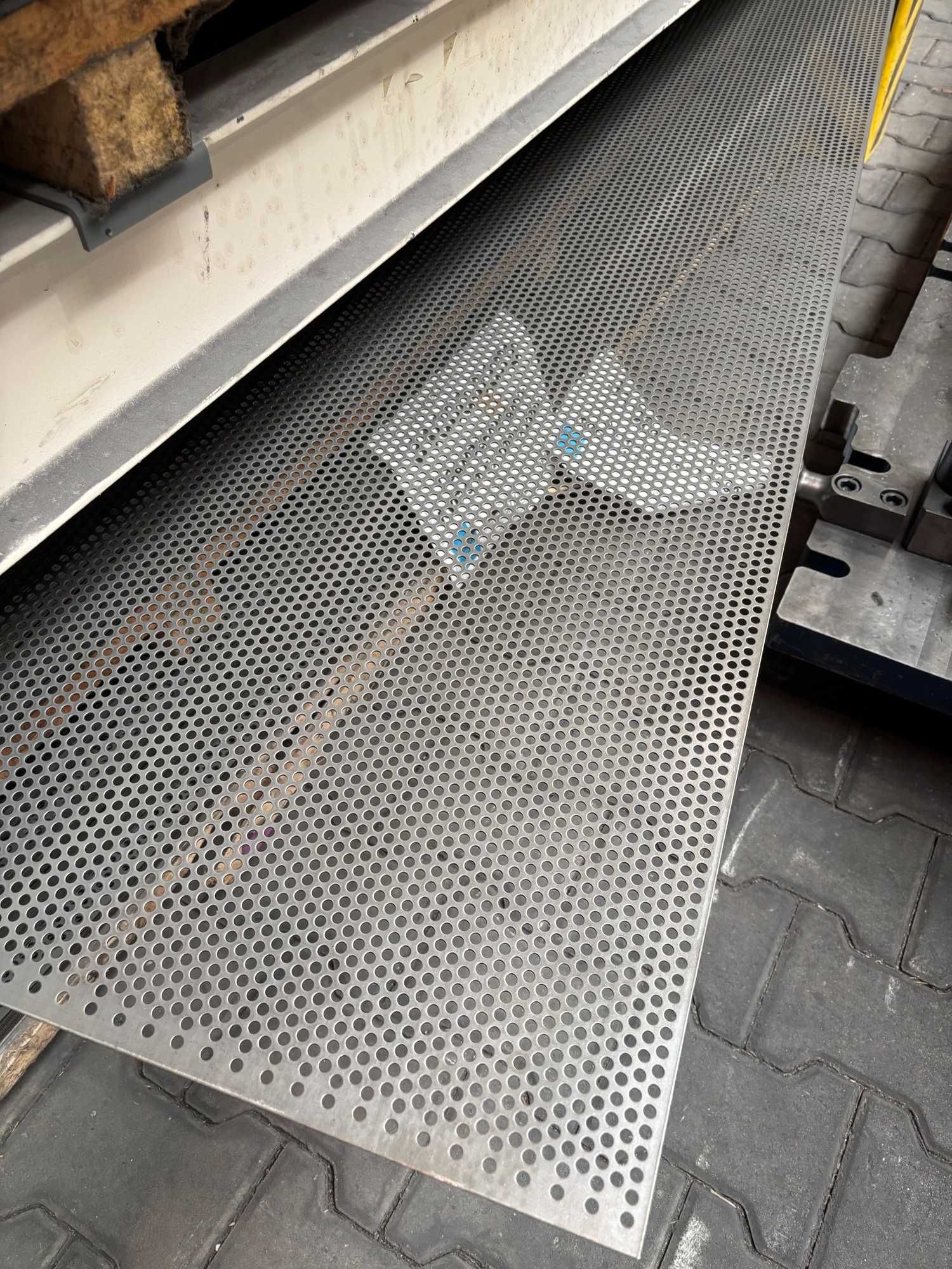 Blacha perforowana DD11 RV 6-9  1,5 X 1000 X 2000MM