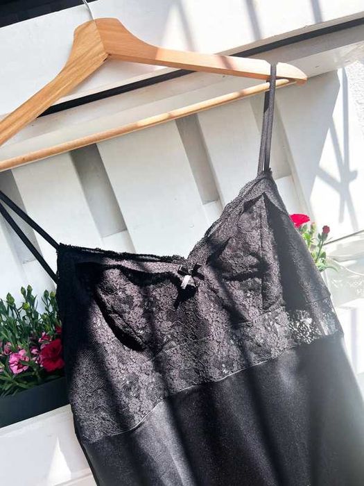 Nowa z metkami czarna satynowa koszula halka nocna z koronką S/M