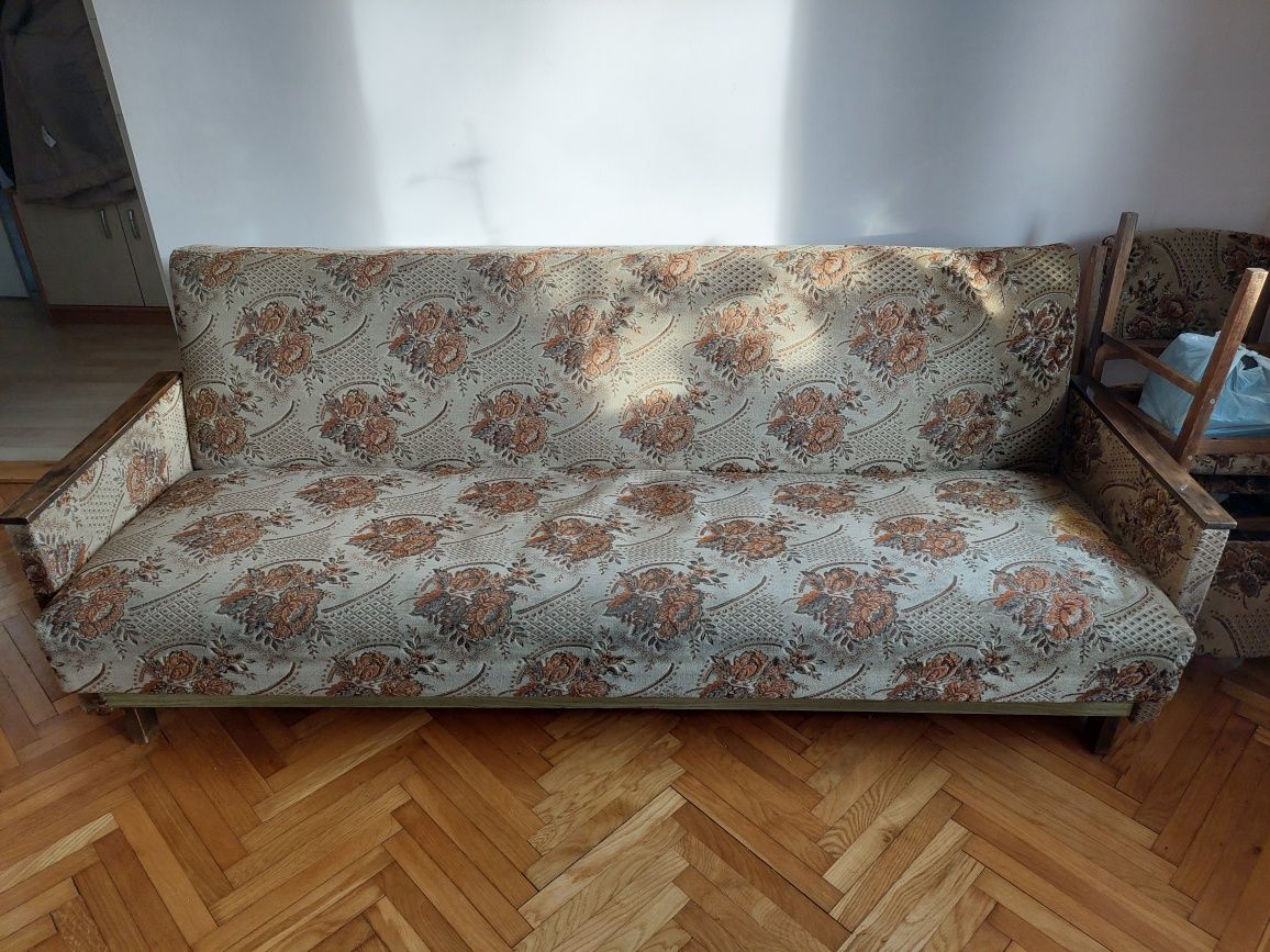 Stara wersalka PRL