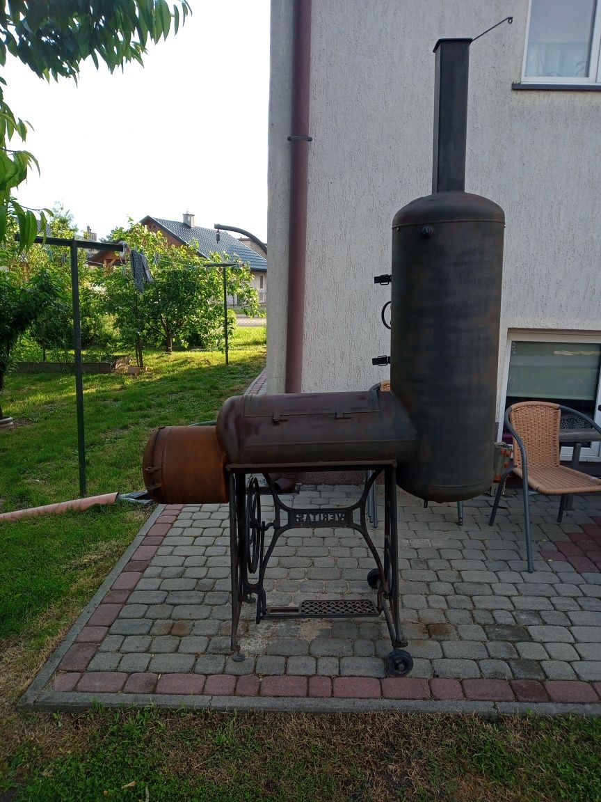 Grill wędzarnia na drewno