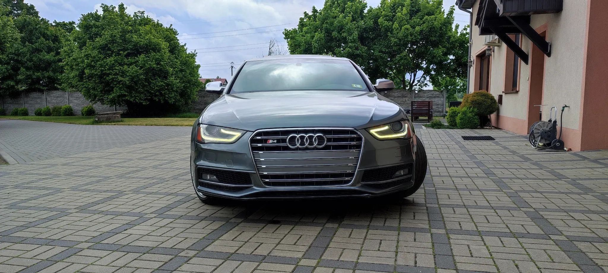 Audi S4 AUDI S4 B8 SEDAN 3.0 TFSI Quattro Uszkodzona