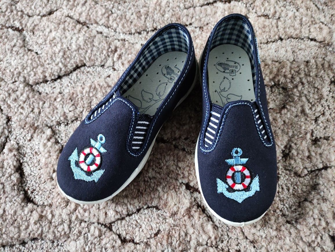 Nowe trampki dla chłopca r 26