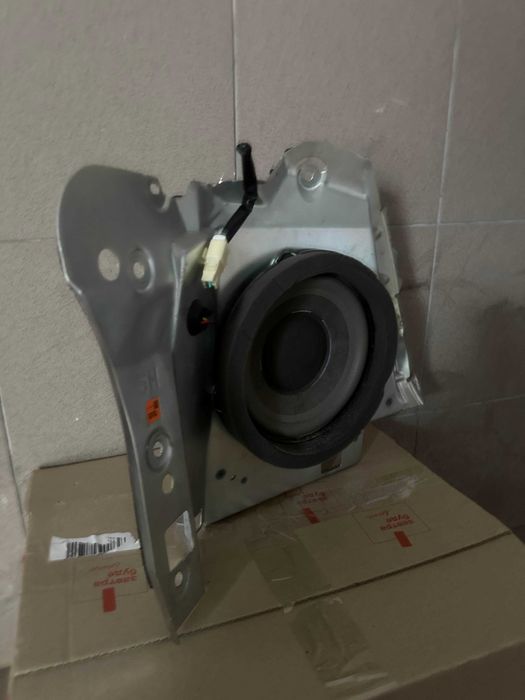 Сабвуфер Subaru Outback Harman Kardon