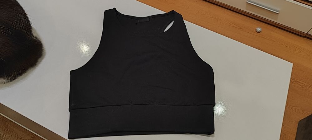 Top sportowy Gina Tricot rozmiar S