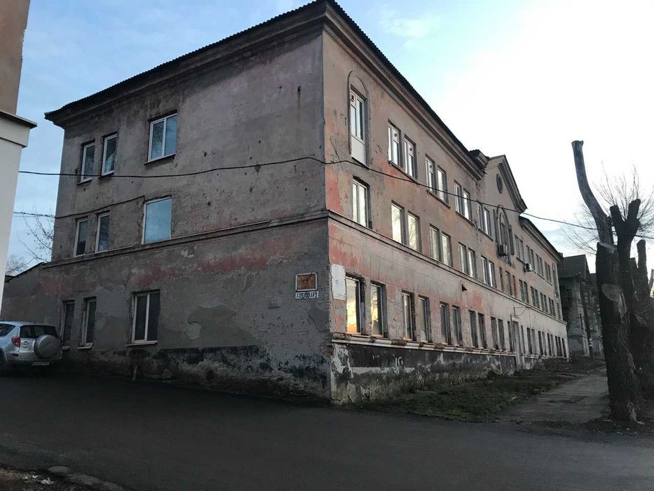 Продам здание + боксы ниже кольца Артёме с территорией(ул.Харцызская).