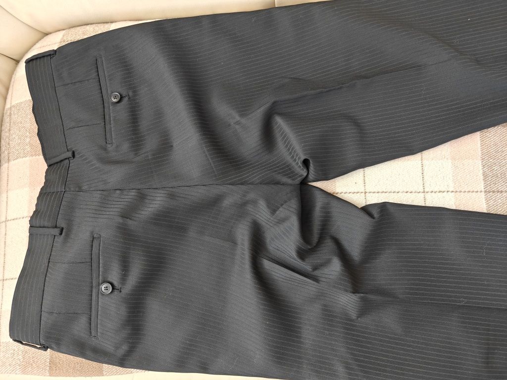 Garnitur męski Hugo Boss rozm. 50
