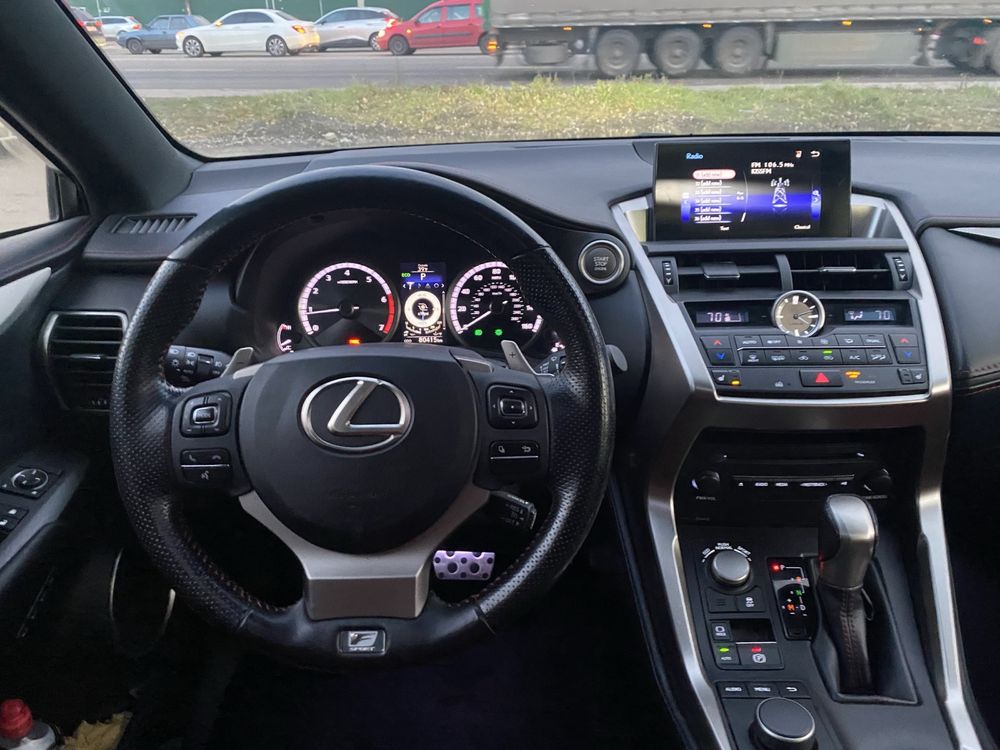 Продам срочно Lexus nx 200 t торг