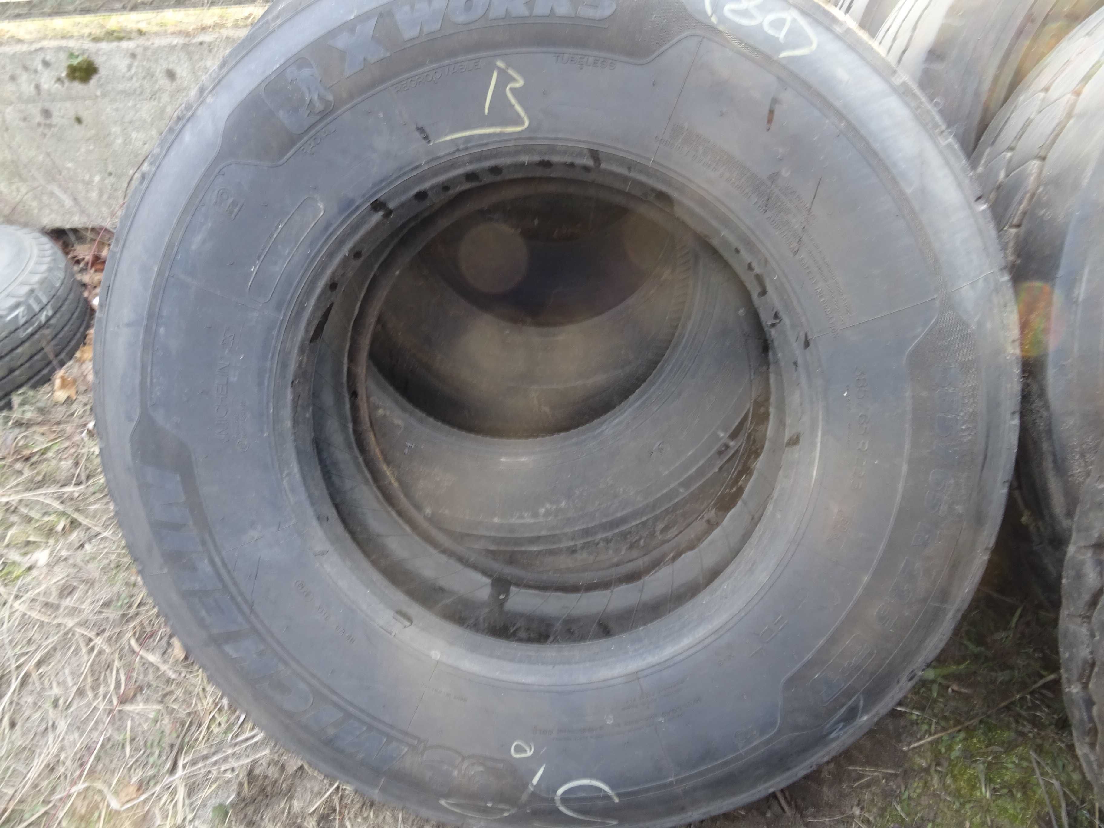 Opona 385/65R22.5 Michelin  X Works T (700 netto)