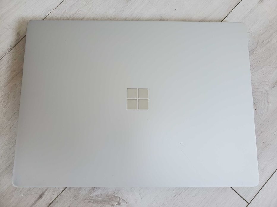 Microsoft Surface Laptop 2 1782 13.5" QHD M3-7Y30 SSD 128Gb RAM 4Gb