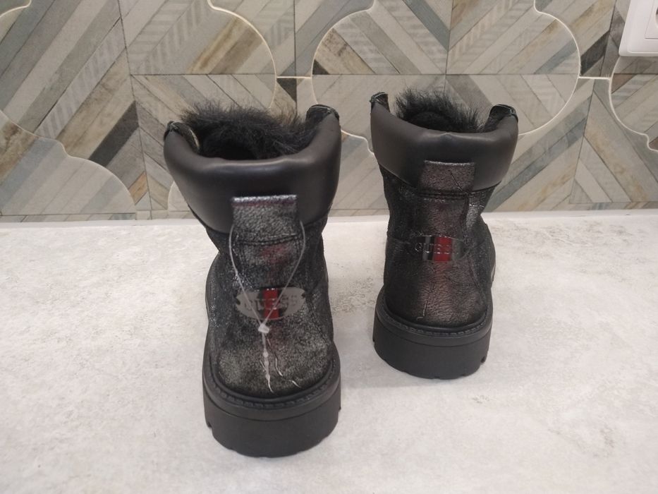 Guess/buty zimowe/nowe/czarne+srebrne/futro/ roz 36