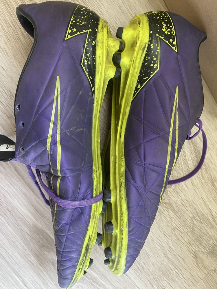 Бутсы, сороконжки Nike