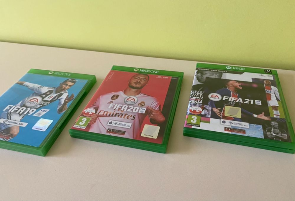 Zestaw gier FIFA 19, 20, 21 na Xbox One
