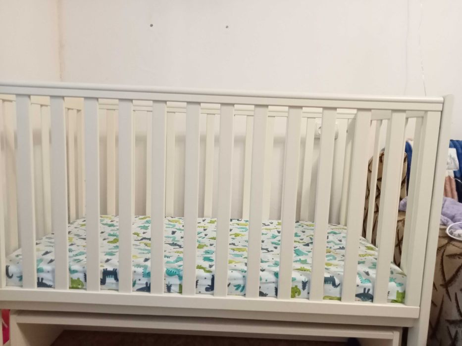 Дитяче ліжечко в гарному стані