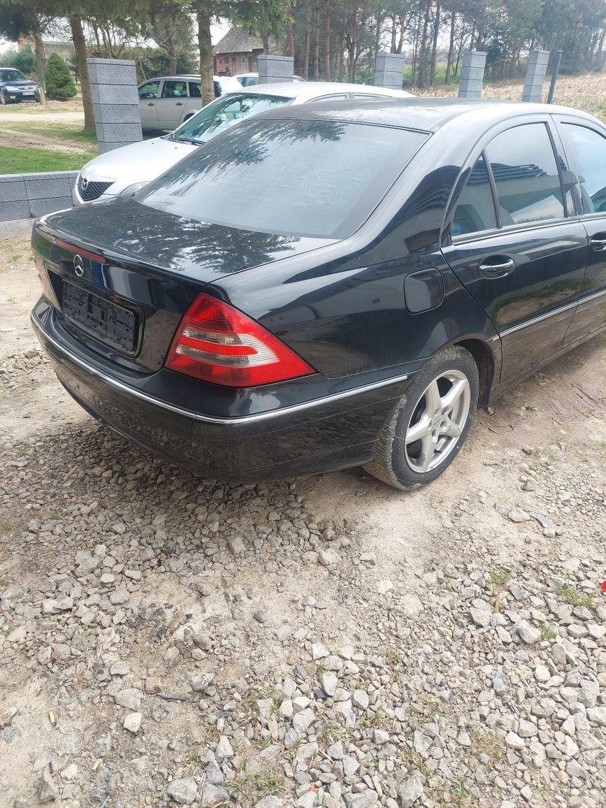 Klapa mercedes w203 sedan lifting c197 kompletna