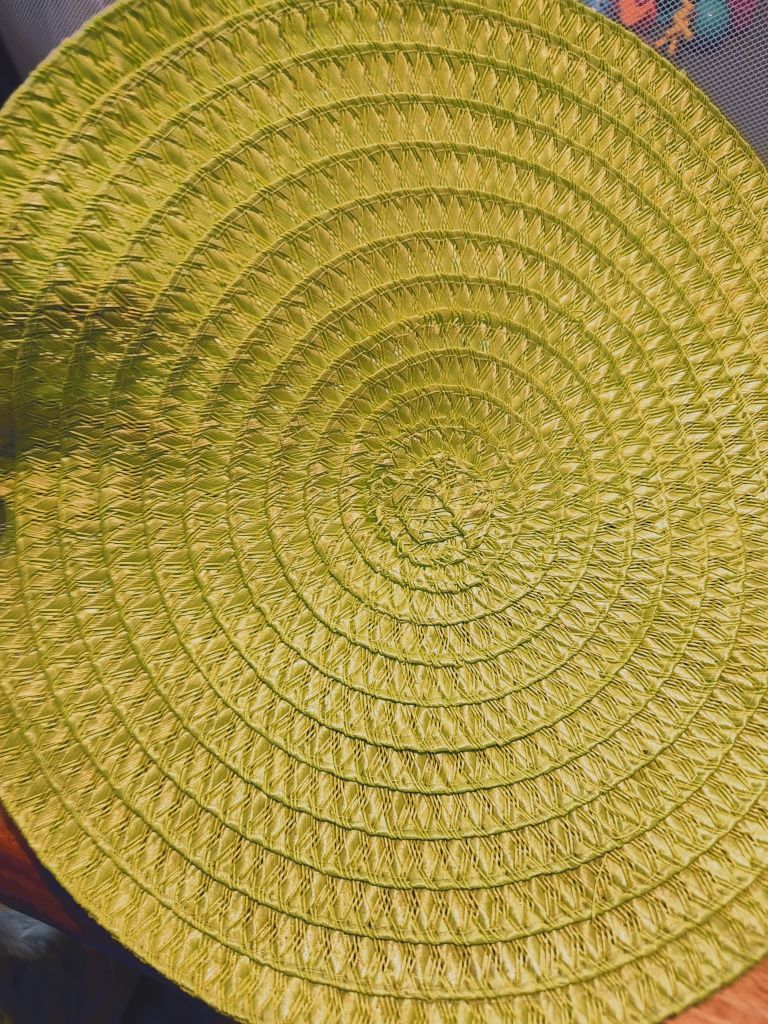 2 podkładki na stół limonkowe śr. 36 cm