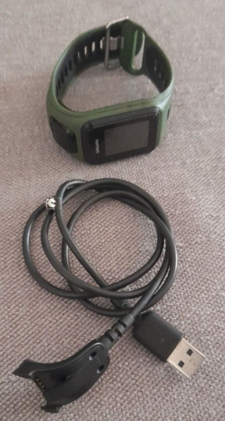 RELOGIO FITNESS COM GPS e música marca TomTom