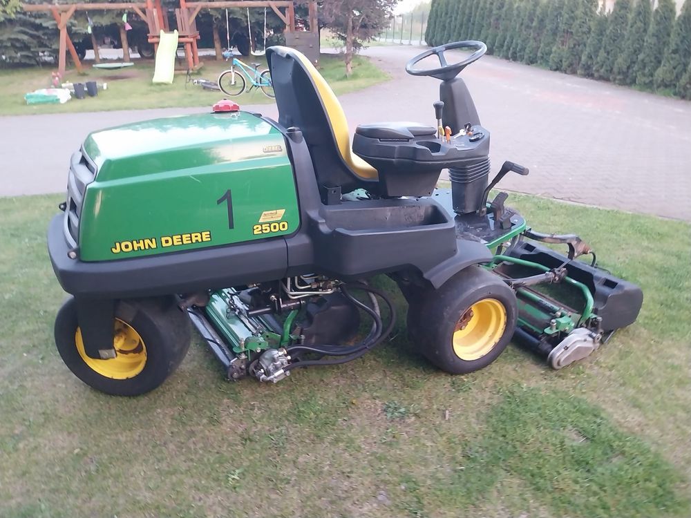 John Deere 2500 kosiarka