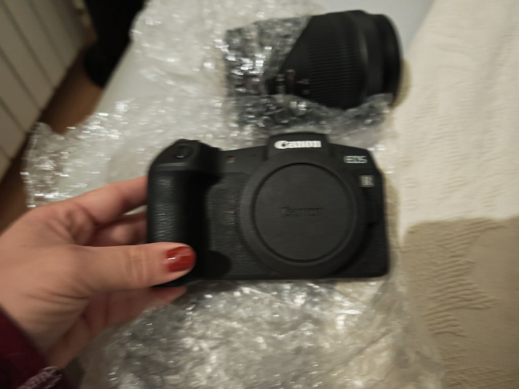 Vendo câmara profissional Canon EOS RP