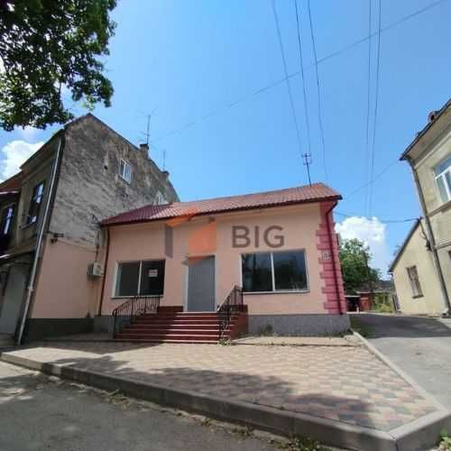 Фасадне приміщення 140 м2 з ремонтом за вул. Галицька (Рогатин)