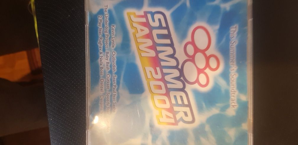 Vendo 50 cds em muito bom estado
