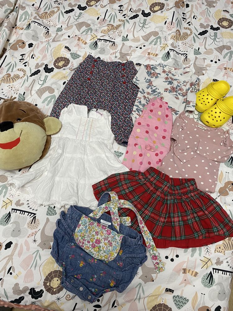 Zestaw dla dziewczynki : ubranka plus plecaczek