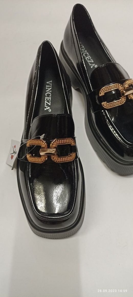 Piękne jesienne  buty mokasyny damski