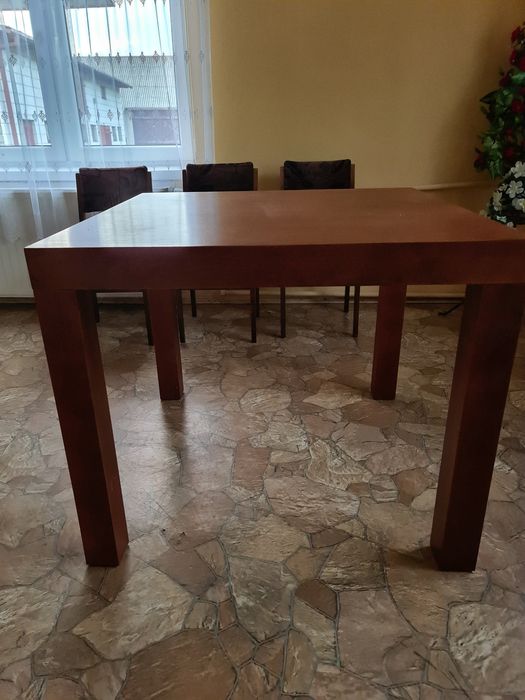 Sprzedam stół w dobrym stanie
