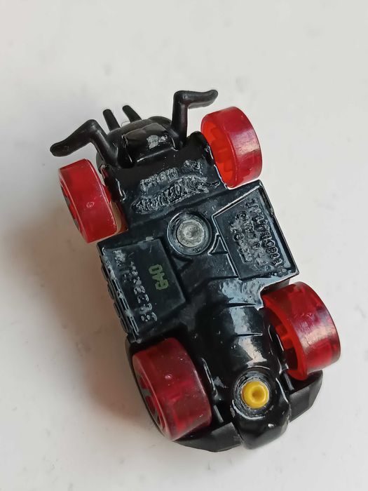 Hot Wheels Buzzkill robak żuk osa pszczoła Samochodziki resoraki autko