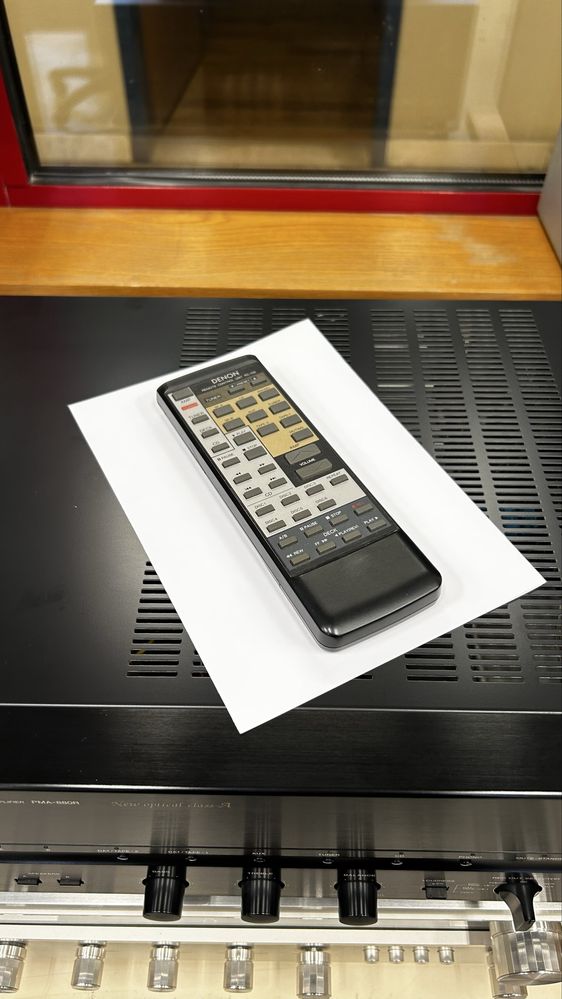 Amplificador DENON 880R