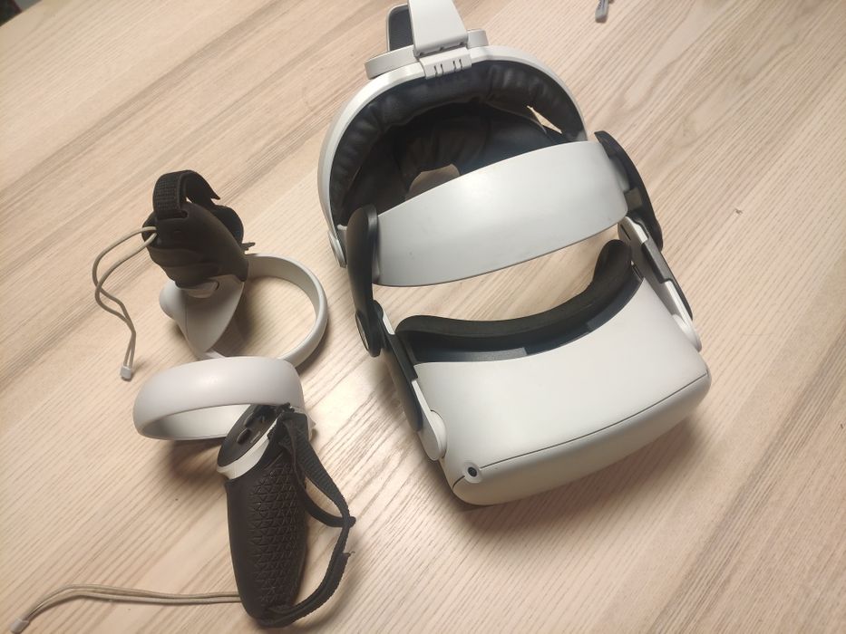 Gogle Oculus Quest 2 128 GB + dodatkowe wyposażenie