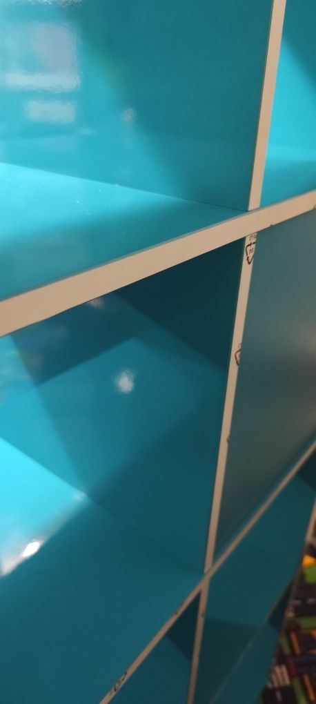 PilnieNieużywany regał Ikea kallax Z wkładem szufladowym,plus 2 wkłady