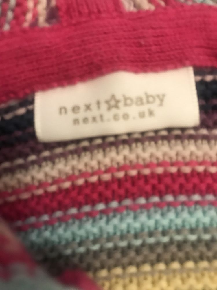 Sweterek niemowlęcy z kapturkiem Next