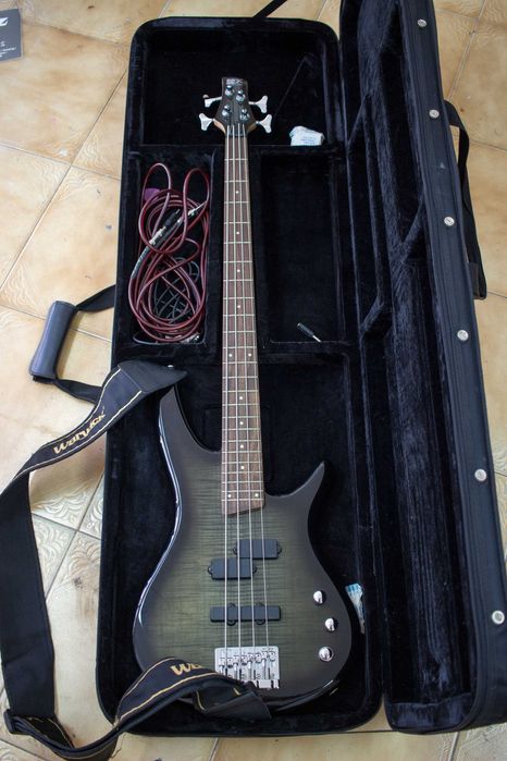 Baixo Ibanez SR300FM 4 cordas, imaculado