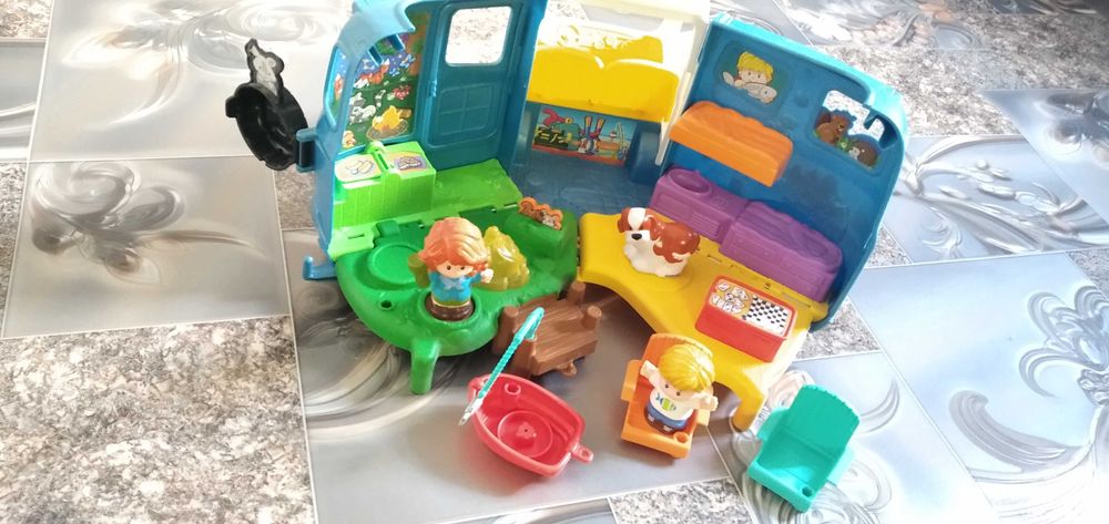 Fisher price little people машинка з музикою