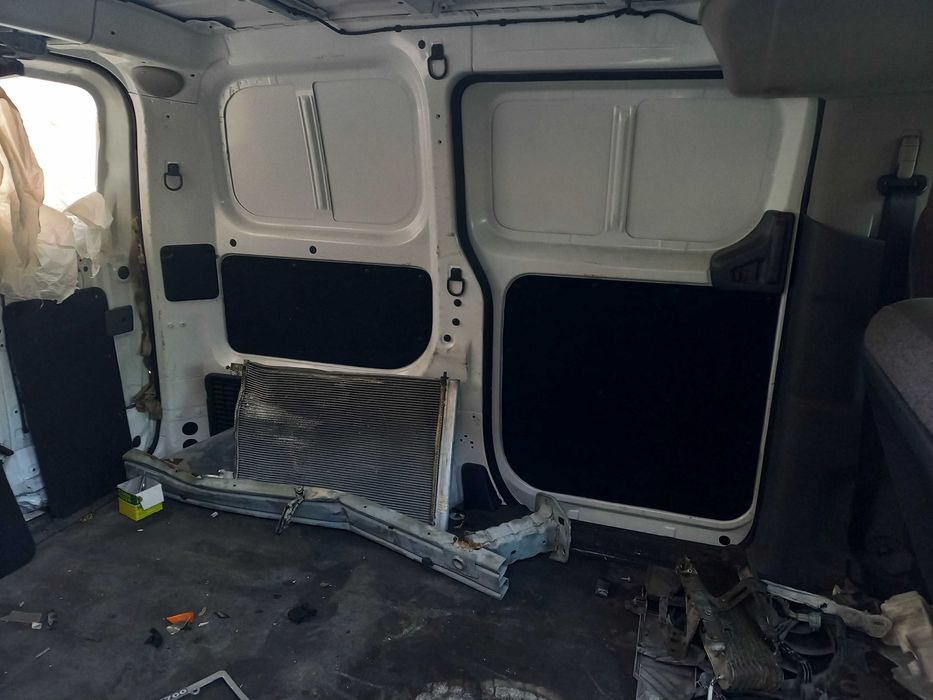 Микроавтобус грузовой Nissan NV 200